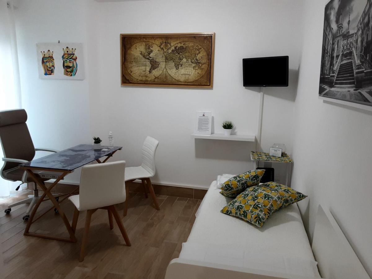 La Camera Di Stella - Ai Normanni Hotel Palermo Bagian luar foto