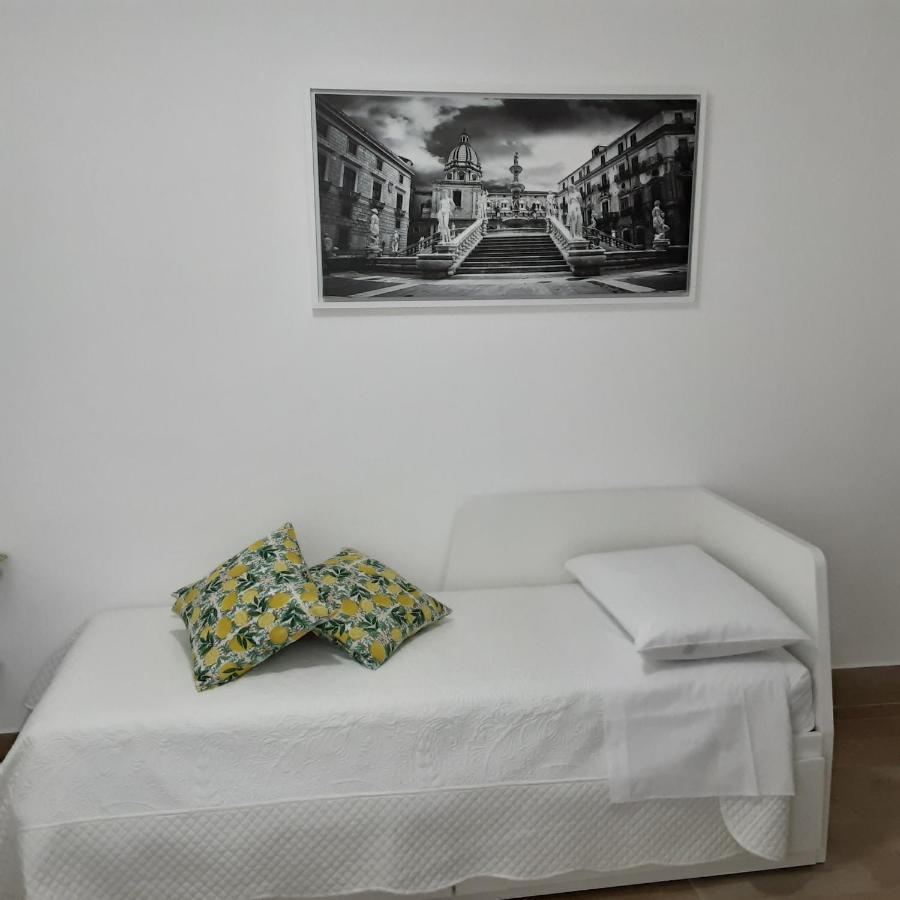 La Camera Di Stella - Ai Normanni Hotel Palermo Bagian luar foto