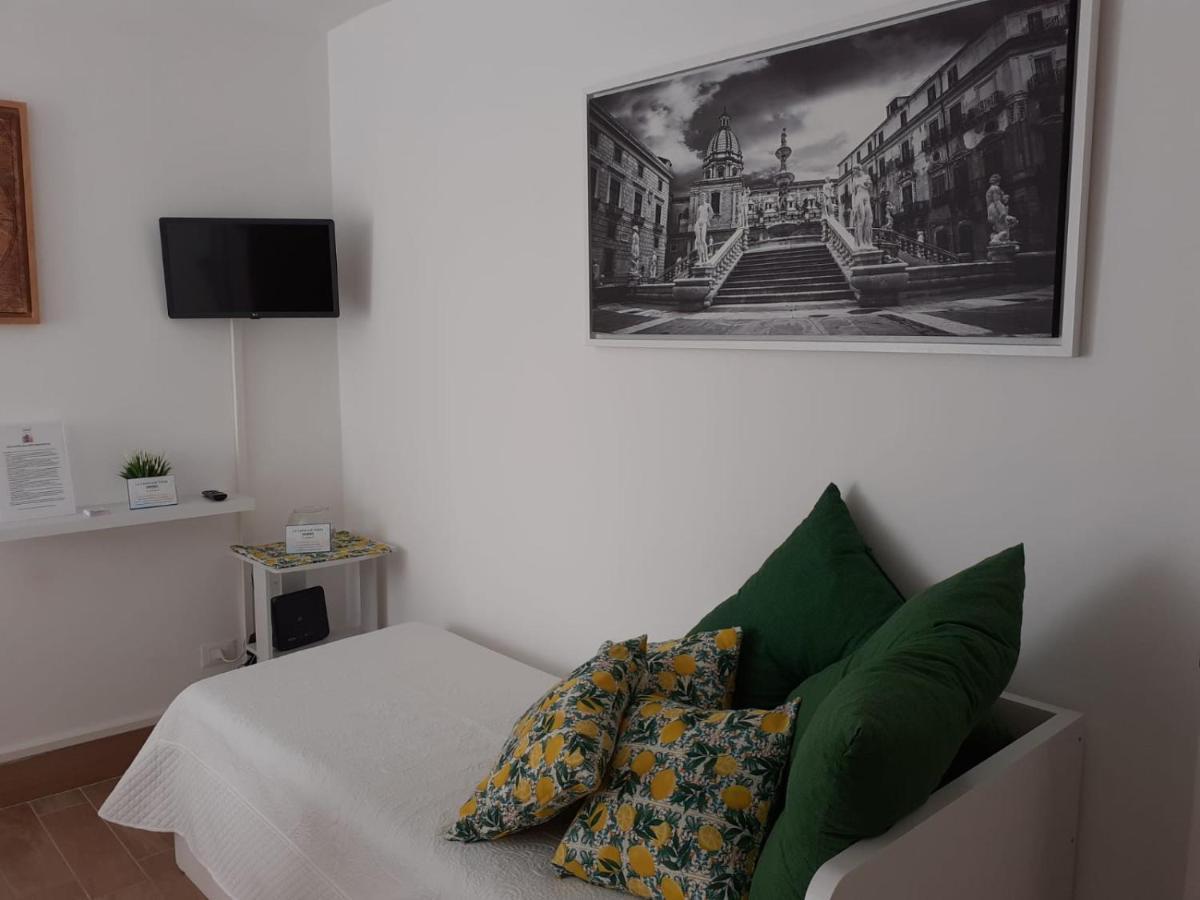 La Camera Di Stella - Ai Normanni Hotel Palermo Bagian luar foto