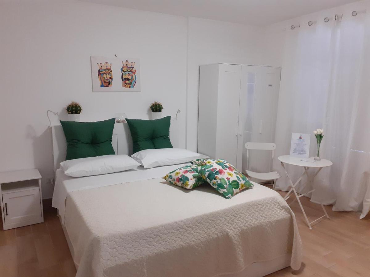 La Camera Di Stella - Ai Normanni Hotel Palermo Bagian luar foto