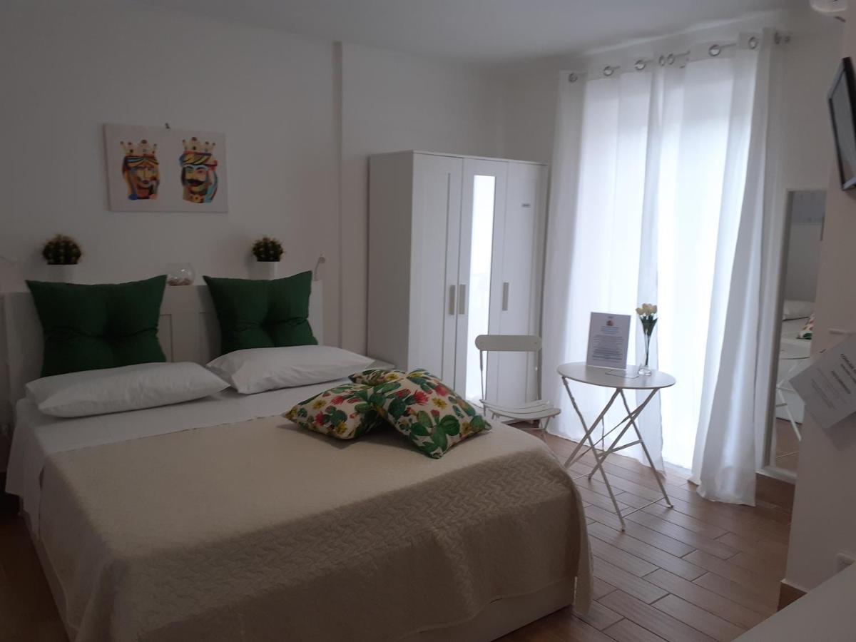 La Camera Di Stella - Ai Normanni Hotel Palermo Bagian luar foto