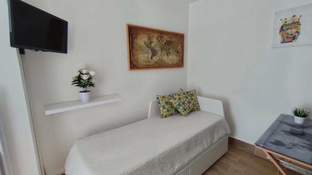 La Camera Di Stella - Ai Normanni Hotel Palermo Bagian luar foto