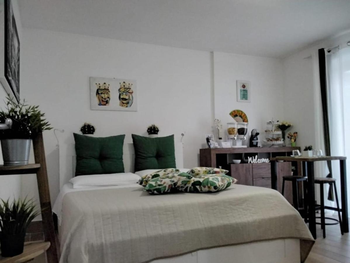La Camera Di Stella - Ai Normanni Hotel Palermo Bagian luar foto