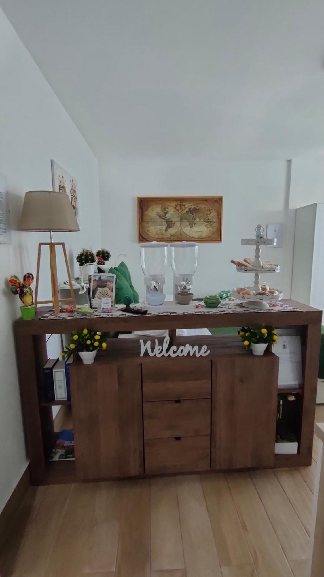 La Camera Di Stella - Ai Normanni Hotel Palermo Bagian luar foto